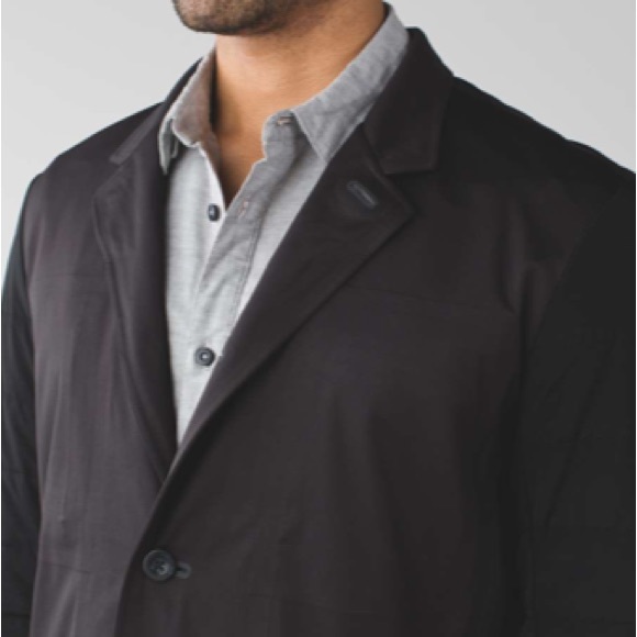 Lululemon Men’s Outer Blazer, black, with lightweight quilted sleeves - Picture 4 of 10